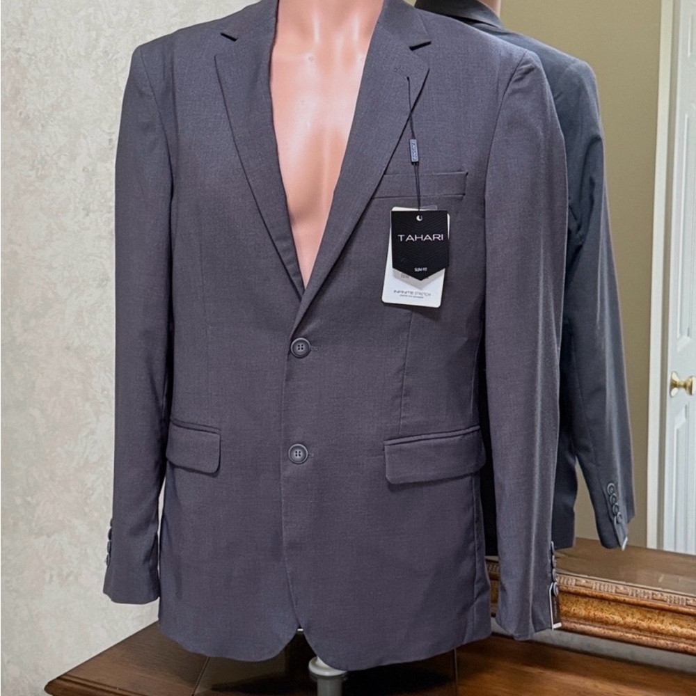 Tahari Men's Charcoal Gray Two-Button Suit jacket. Size 38S. Charcoal grey.